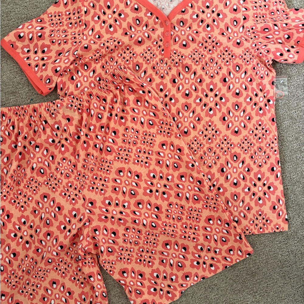 Coral Patterned Pajama Set
